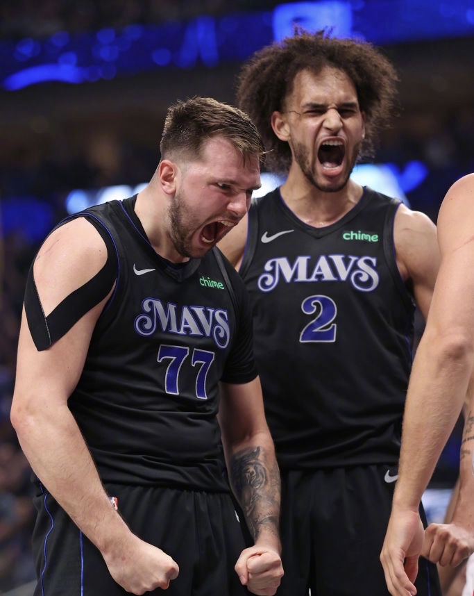 九游体育-利拉德重返开拓者