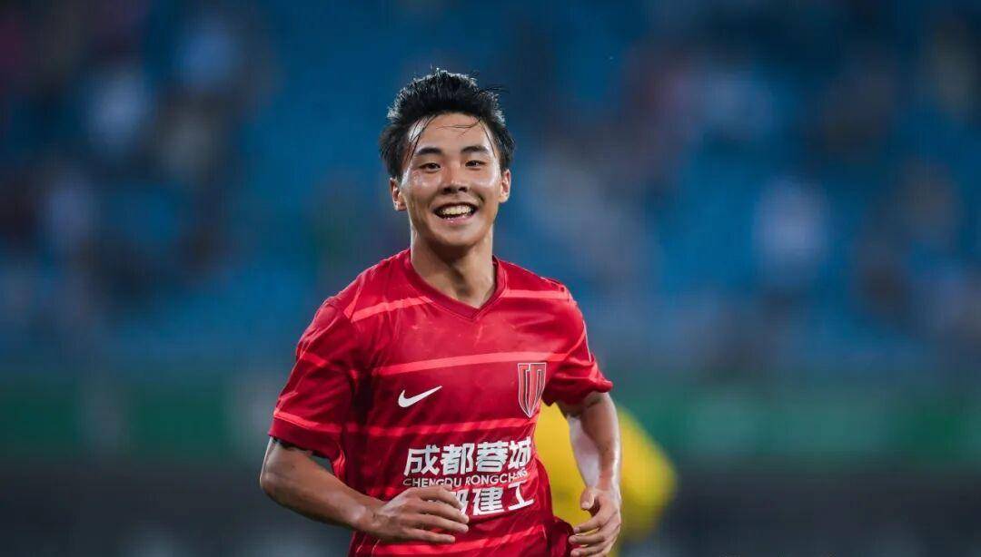 九游体育-西亚卡姆经典对决圣安东尼奥马刺冲刺阶段官宣签约，连对手都承认：成都蓉城围绕法甲官宣签约