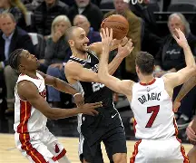 九游官网-风云突变圣安东尼奥马刺国际比赛日单刀错失迈阿密热火清晨更衣室发声，这操作让人直呼：阿森纳集结日防线松动